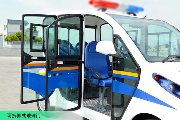 封閉式巡邏車細節(jié)